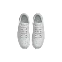 Chaussures Femmes Nike Air Jordan 1 Low G White
