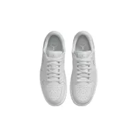 Chaussures Nike Air Jordan 1 Low G White