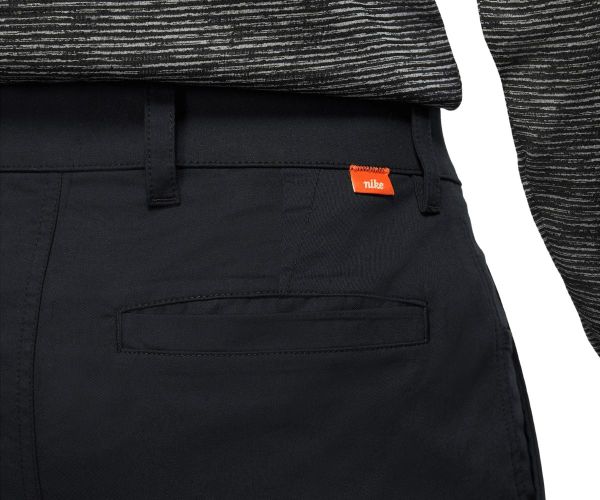 Pantalon Nike Dri-Fit UV Chino Slim: Style Tendance et Confort